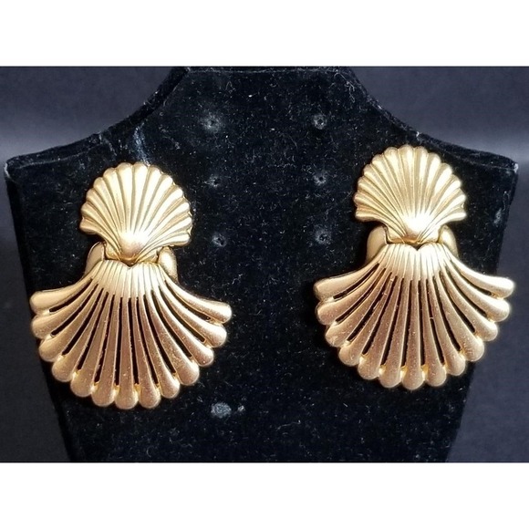 Monet Jewelry - ANNE KLEIN COUTURE Jewelry, Vintage Signed Matte Gold Fan Scallop Shell Earrings